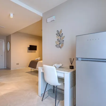 Проживание в семье Marea Seaview