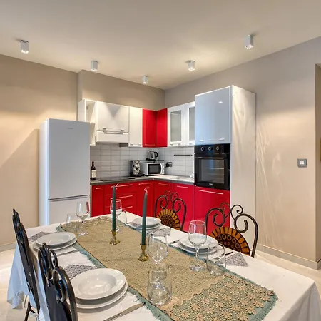 Проживание в семье Marea Seaview