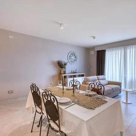 Проживание в семье Marea Seaview