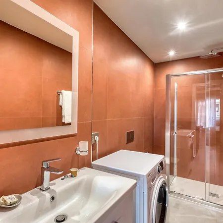 Проживание в семье Marea Seaview